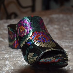 Christian Siriano Nikolle Low Heel Slide